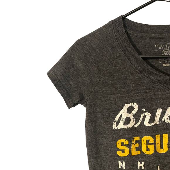Old Time Gray Short Sleeve Casual V-Neck Boston Bruins Hockey T-Shirt Women Sz S - Picture 6 of 6